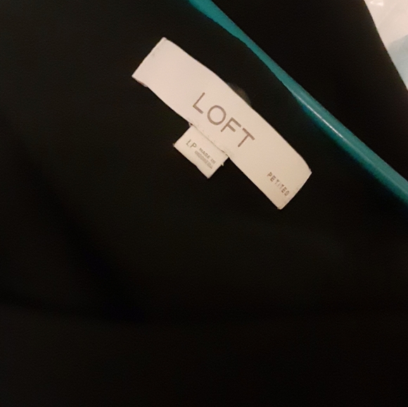 LOFT Petite Polka Dot Blouse 🥀 - Picture 4 of 4